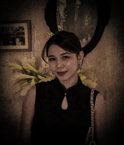 Welcome Back China Woman — frame 1